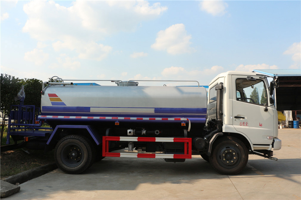 東風(fēng)嘉運（10方）CLW5140GPSE5型綠化噴灑車