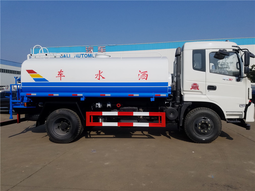 東風(fēng)御虎（12方）CLW5161GPST5型綠化噴灑車