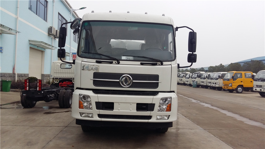 東風(fēng)天錦（12方）CLW5161GSSD5型霧炮灑水車(chē)