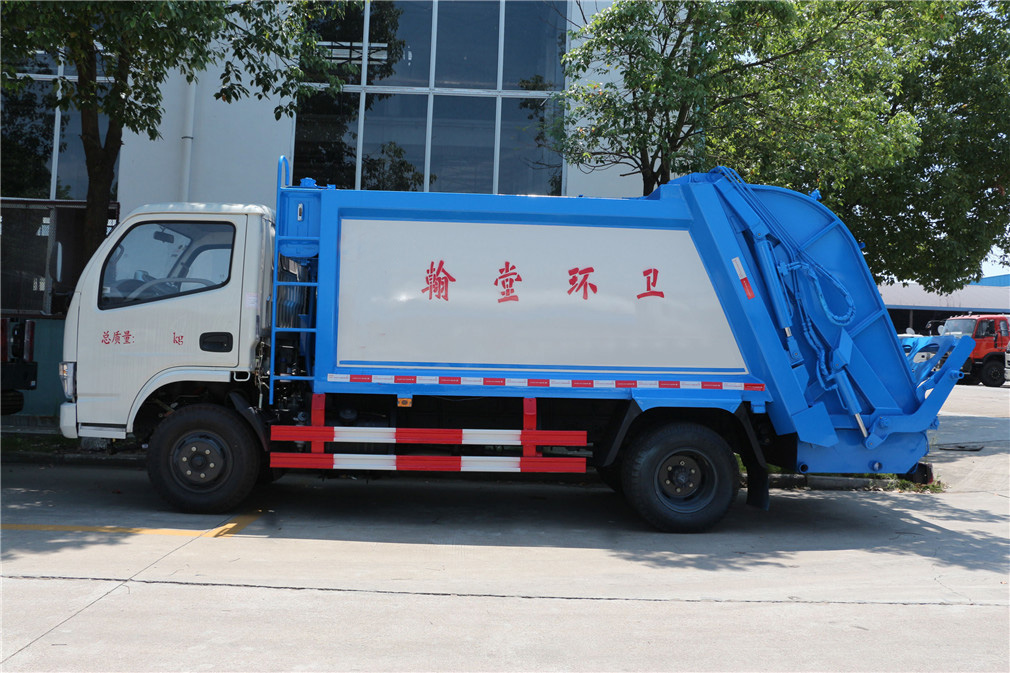 東風(fēng)多利卡5方壓縮垃圾車