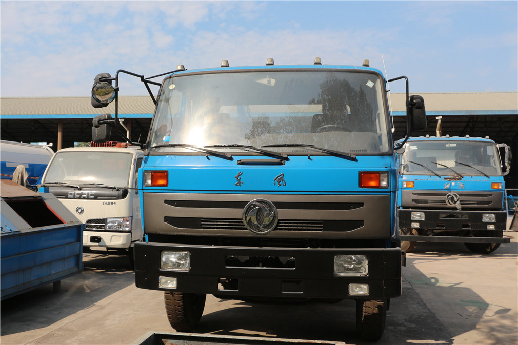 東風(fēng)145(10方)擺臂垃圾車