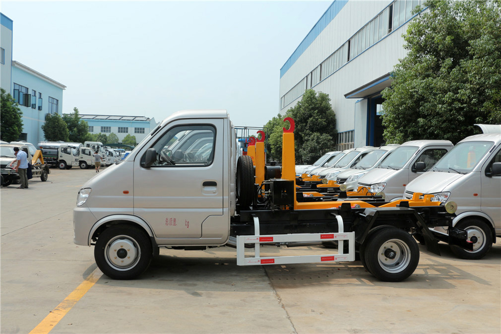 長(zhǎng)安4方車(chē)廂可卸式垃圾車(chē)