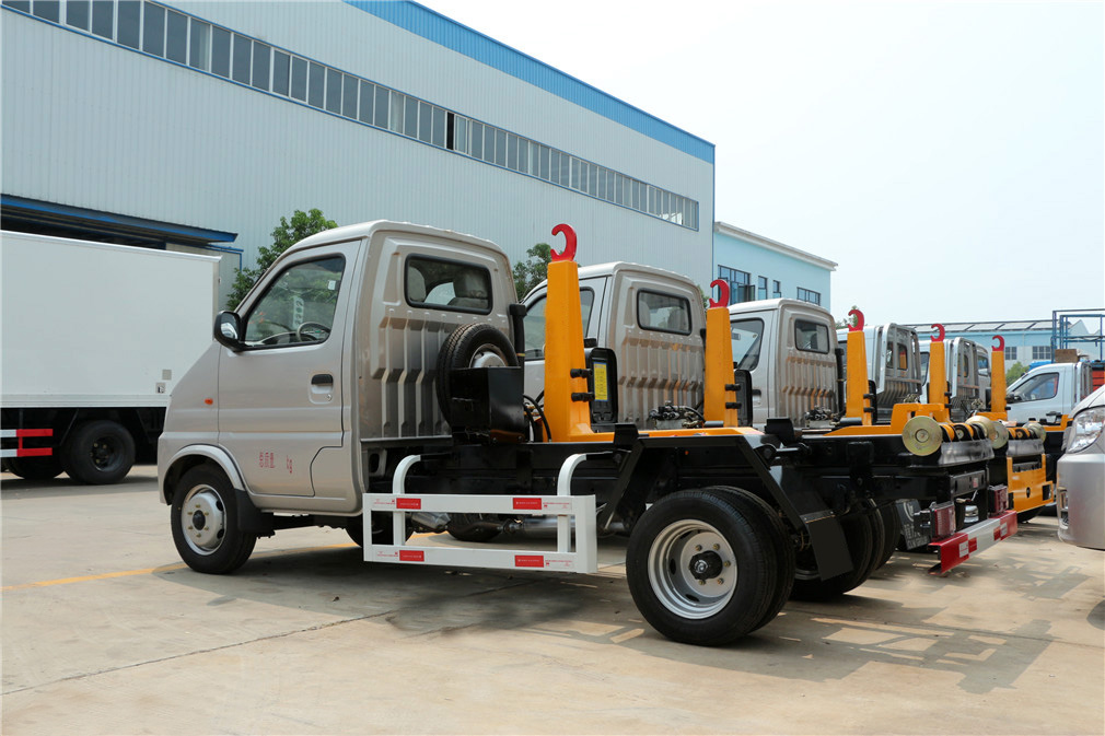 長(zhǎng)安4方車(chē)廂可卸式垃圾車(chē)