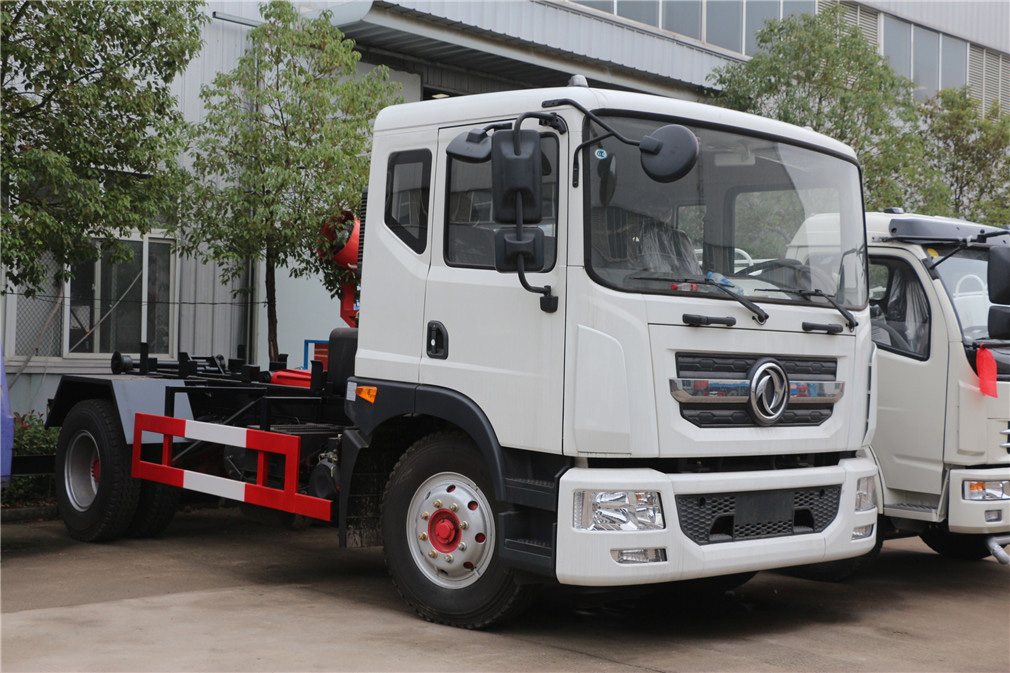 東風多利卡D9(12方)車廂可卸垃圾車