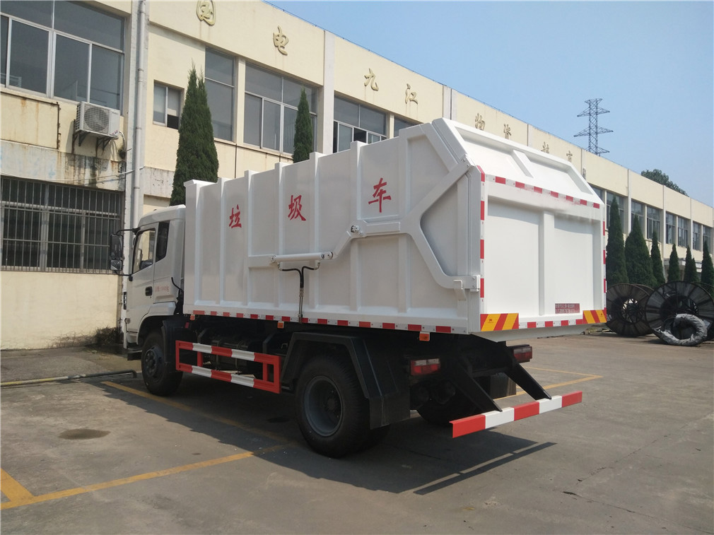 東風(fēng)專用底盤12方對接垃圾車