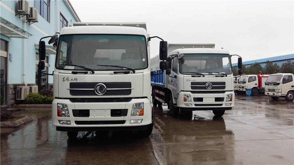 東風(fēng)天錦15方對接垃圾車