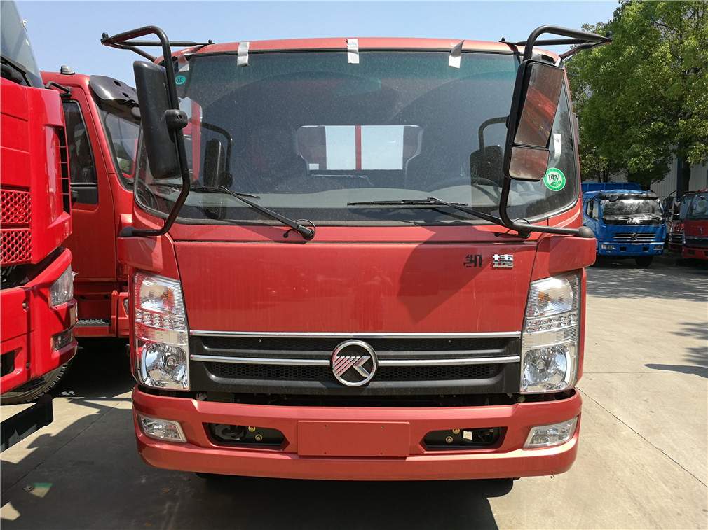 凱馬藍(lán)牌KMC5046TPBA33D5平板運(yùn)輸車