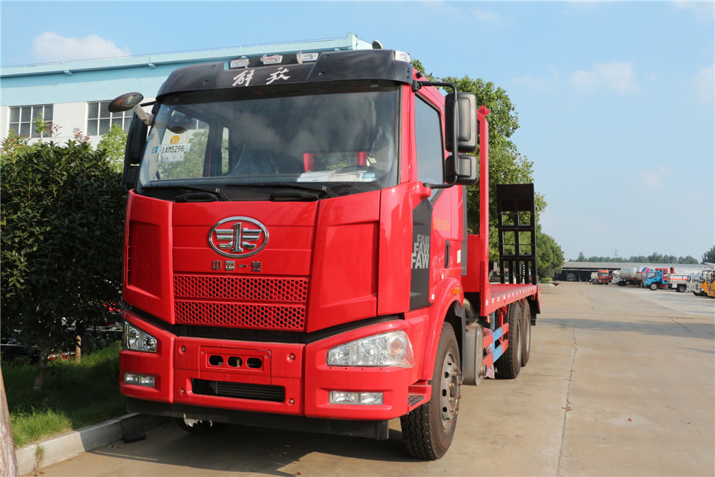 解放后八輪CLW5251TPBC5平板運輸車