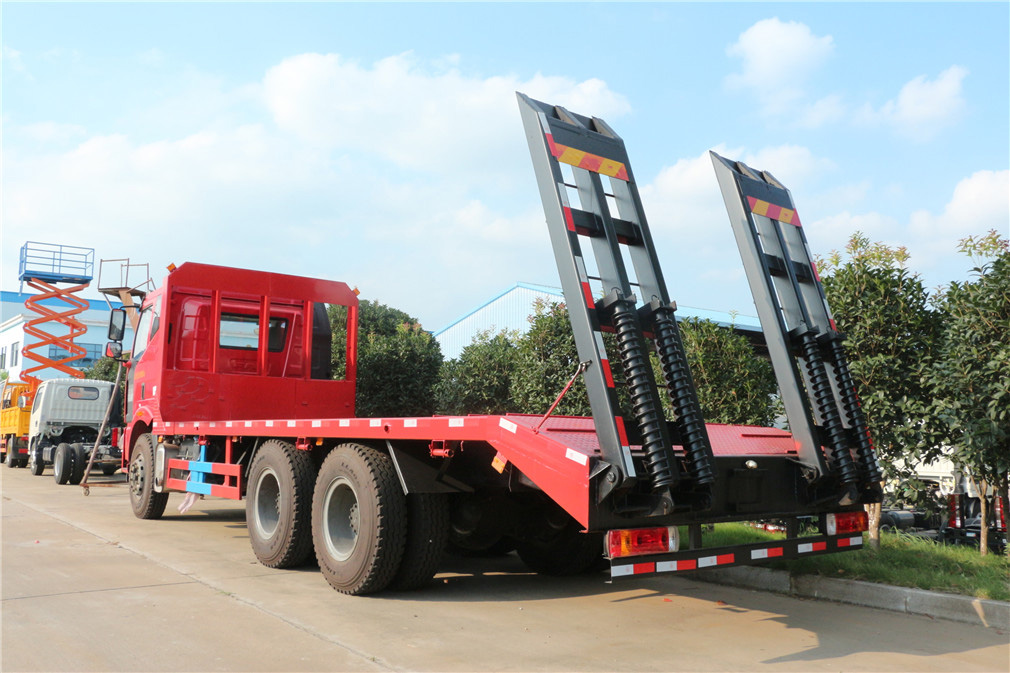 解放后八輪CLW5251TPBC5平板運輸車