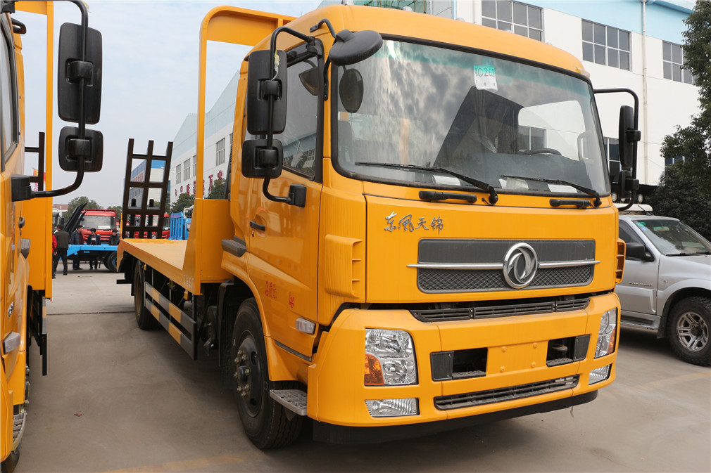 東風(fēng)天錦CLW5164TPBD5平板運輸車