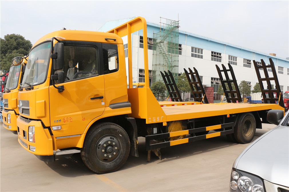 東風(fēng)天錦CLW5164TPBD5平板運輸車