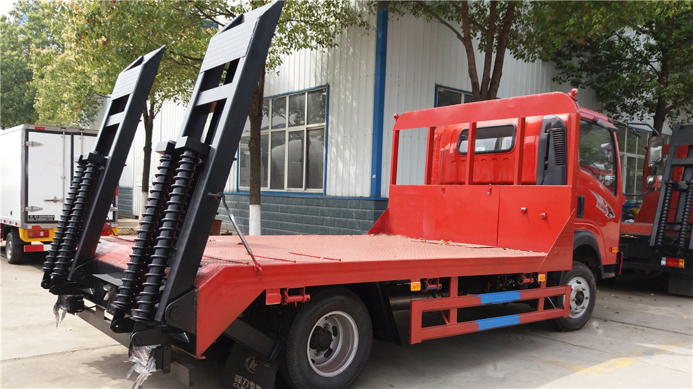 重汽王牌CDW5040TPBHA1R5平板運(yùn)輸車