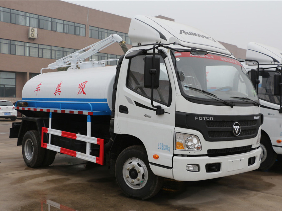福田歐馬可6方吸糞車(chē)