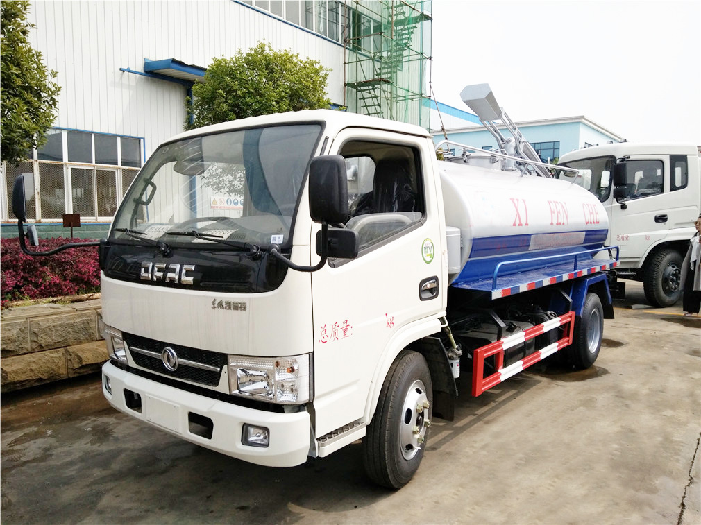 東風(fēng)小多利卡5方吸糞車
