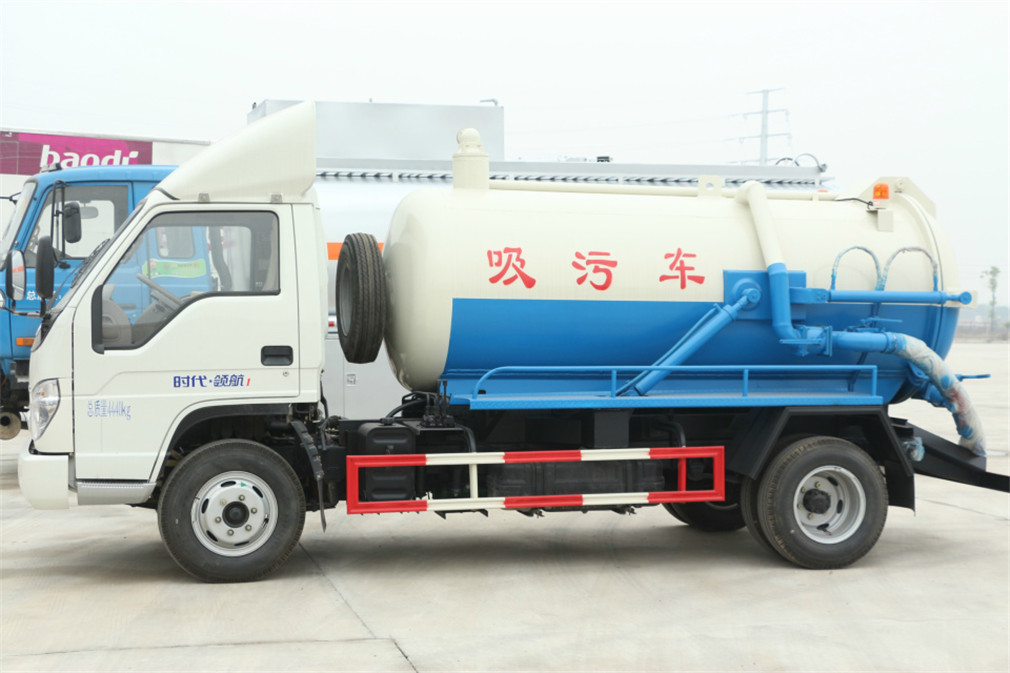 福田4.5方不上戶(hù)吸污車(chē)