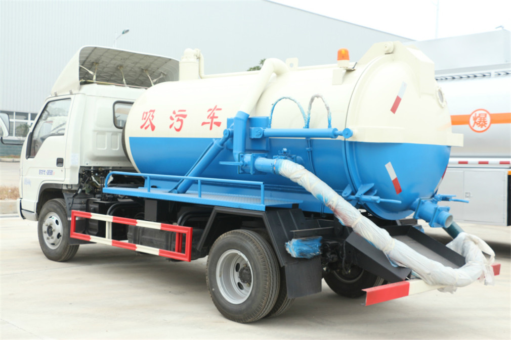 福田4.5方不上戶(hù)吸污車(chē)