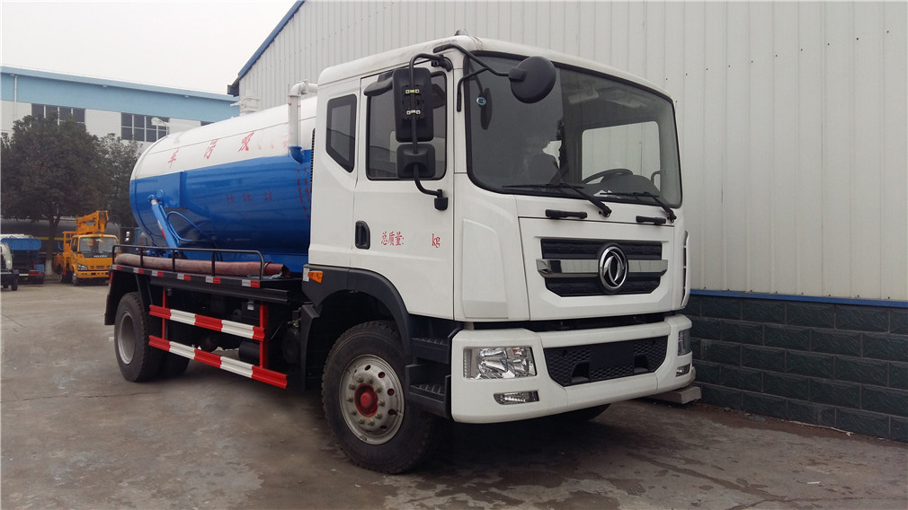 東風(fēng)大多利卡D9/10方吸污車(chē)