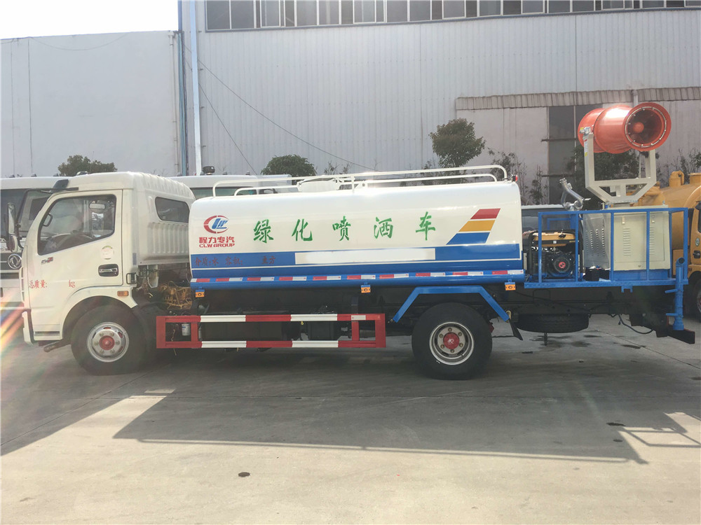 東風(fēng)多利卡（8方）噴霧車CLW5081GPSE5型