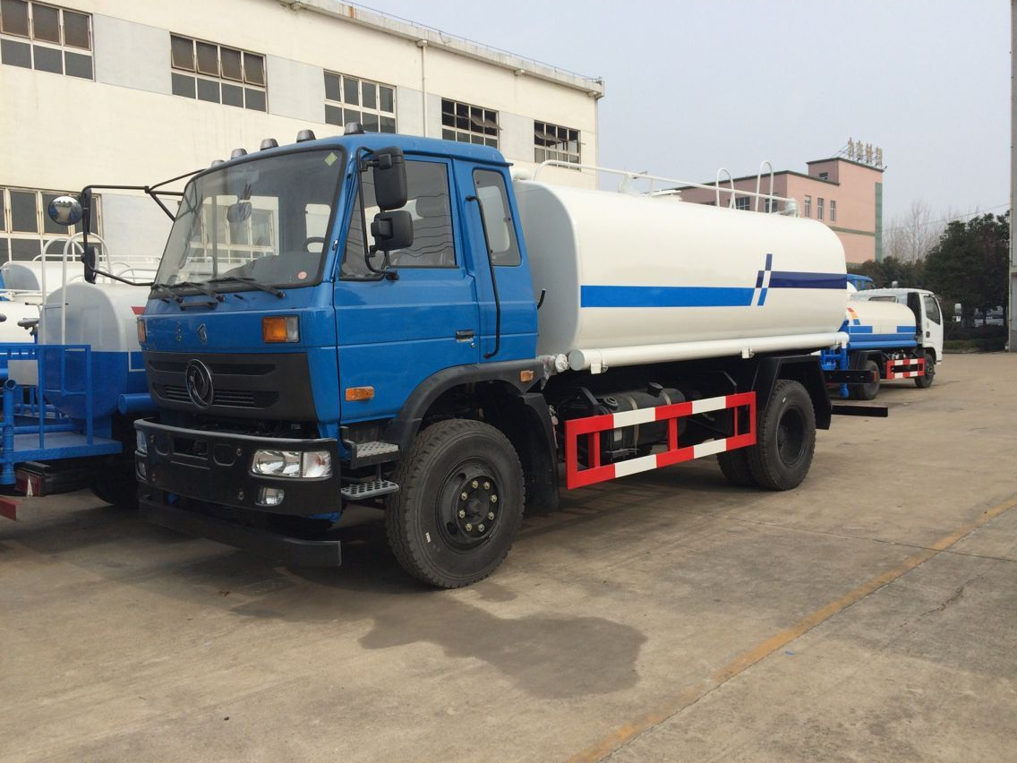 東風145灑水車