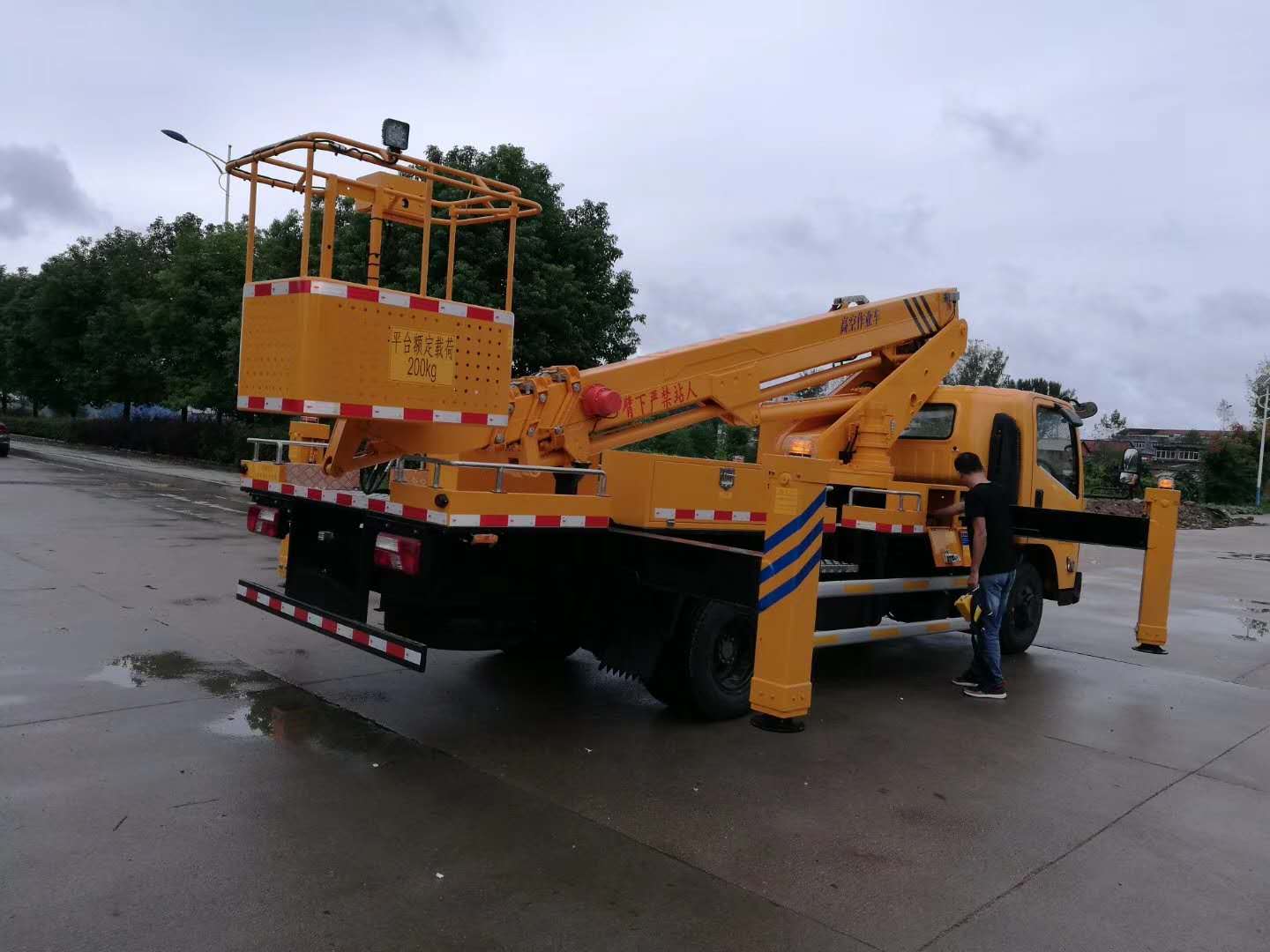 江鈴16米高空作業(yè)車(chē)