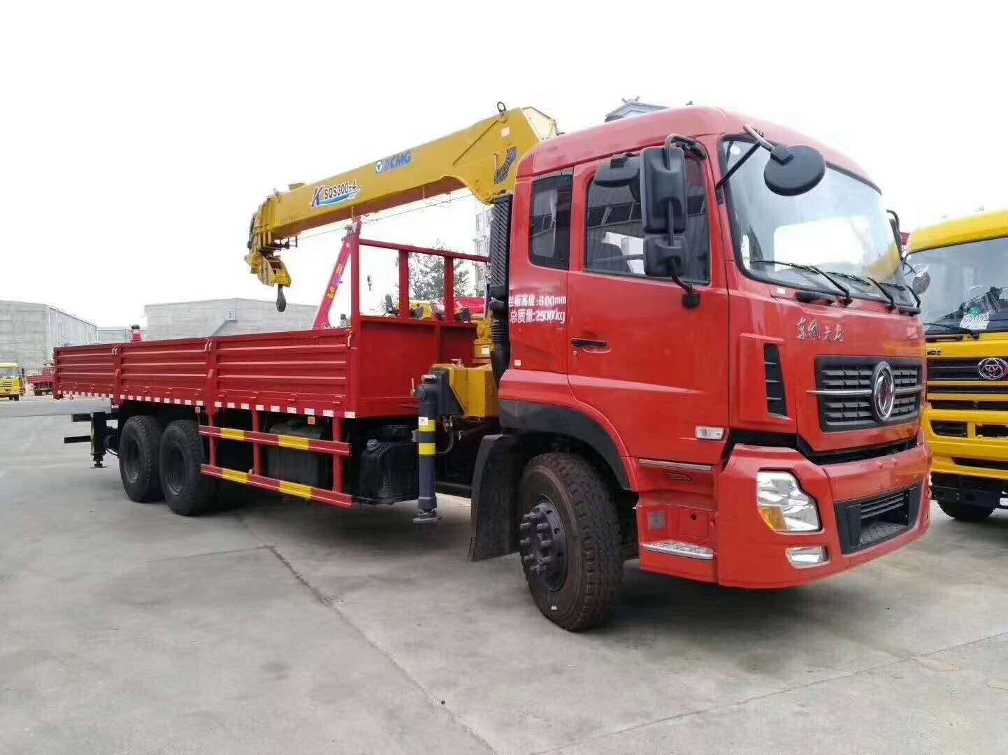 東風后八輪12噸徐工隨車吊