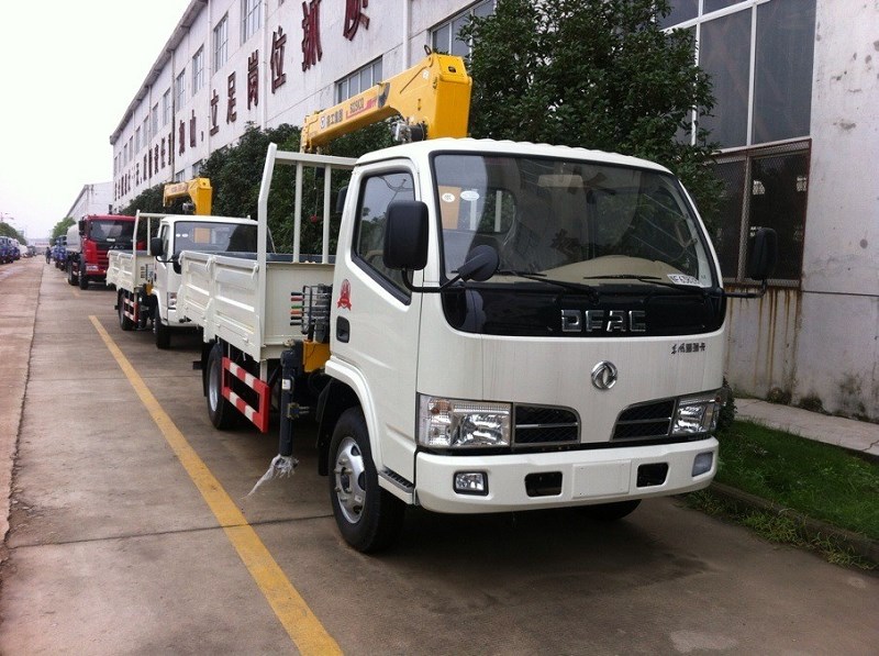東風(fēng)福瑞卡3.2噸徐工隨車吊 全國分期包上戶