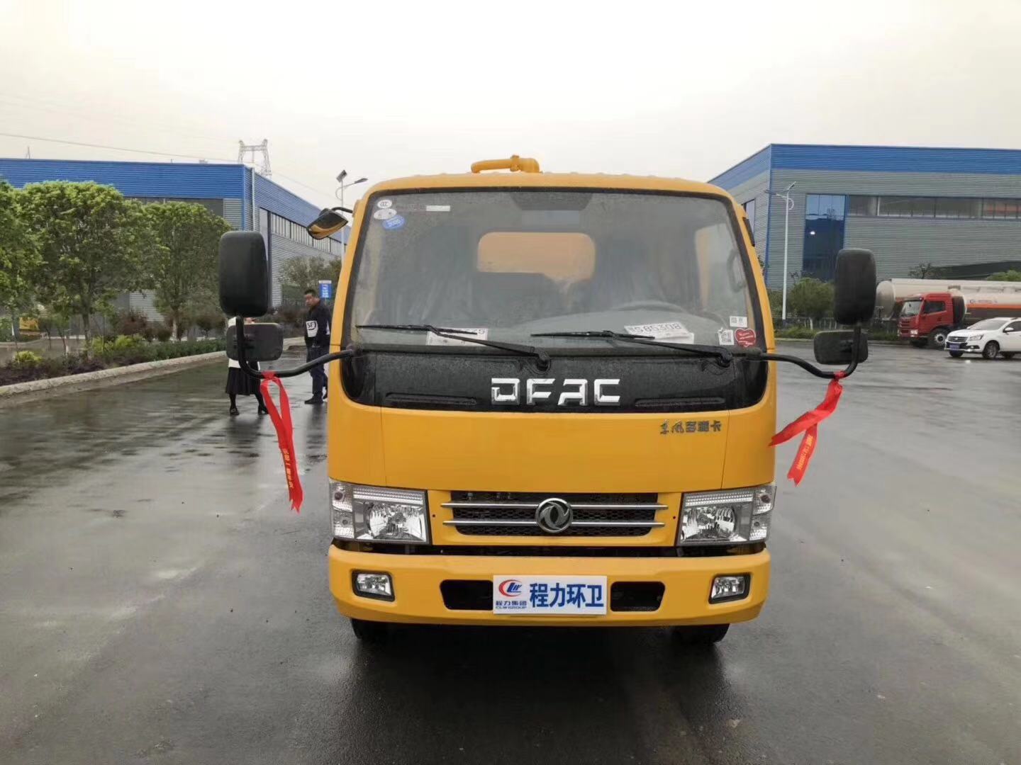 東風多利卡5方清洗吸污車