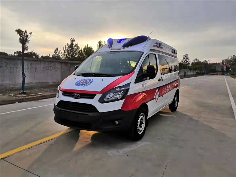 福特V362中軸中頂救護(hù)車(泰格警燈)