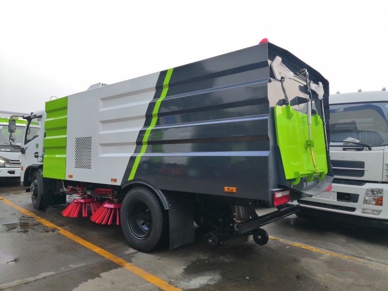 東風(fēng)多利卡8方掃路車(chē)  8方掃路車(chē)價(jià)格 報(bào)價(jià) 廠家 配置