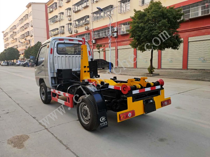 唐駿3方勾臂垃圾車報價 藍(lán)牌勾臂垃圾車價格 國六汽油勾臂垃圾車廠家