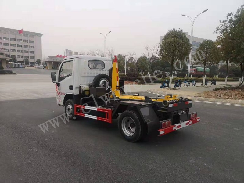 3-4方勾臂垃圾車價格 躍進小福星勾臂垃圾車報價 藍牌后雙輪勾臂垃圾車廠家