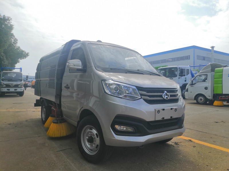 長安3方掃路車 汽油掃路車廠家 藍(lán)牌掃路車價格報價