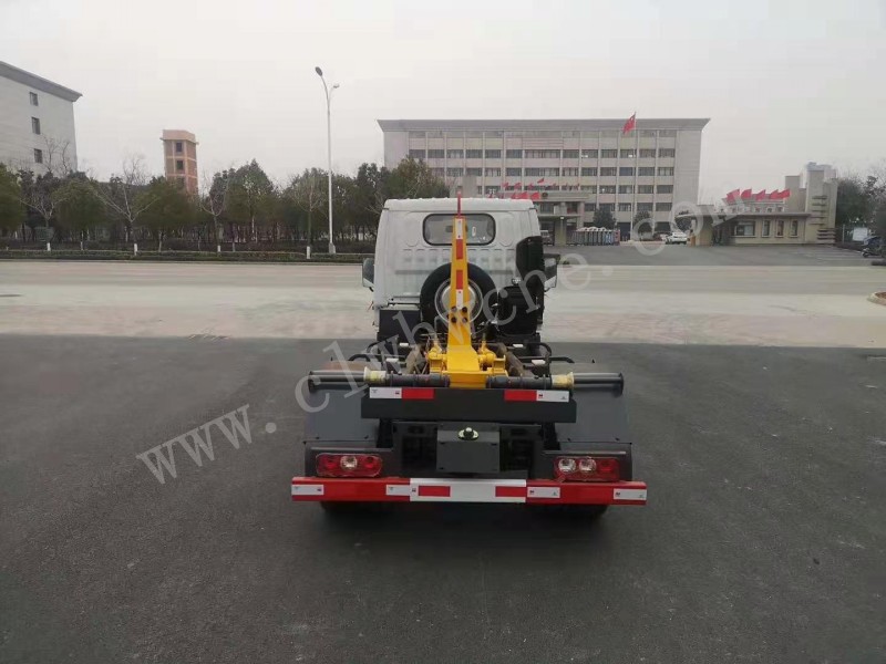 3-4方勾臂垃圾車價格 躍進小福星勾臂垃圾車報價 藍牌后雙輪勾臂垃圾車廠家