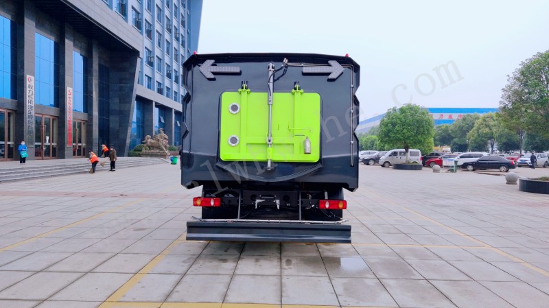 東風(fēng)天錦16方洗掃車價(jià)格 國(guó)六洗掃車報(bào)價(jià) 大型洗掃車廠家