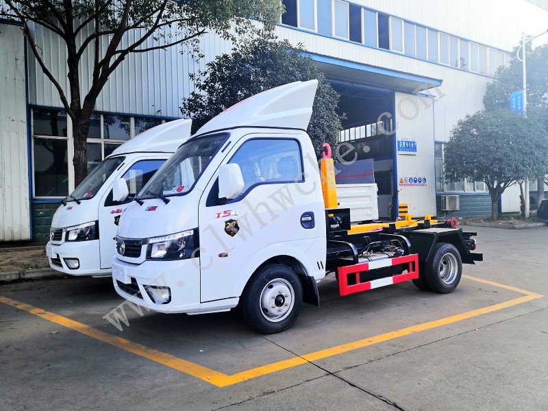東風(fēng)途逸3-4方勾臂垃圾車價格 藍(lán)牌后雙輪勾臂垃圾車報價 國六勾臂垃圾車廠家 