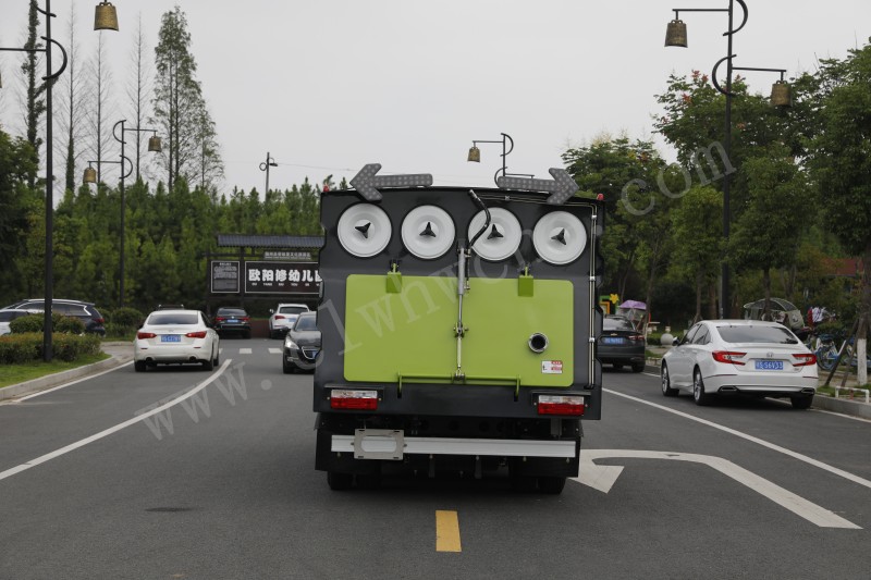 5方吸塵車 東風(fēng)多利卡5方吸塵車價(jià)格 國(guó)六吸塵車廠家報(bào)價(jià)