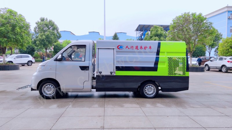 開瑞1.5方路面清洗車報(bào)價(jià) 路面養(yǎng)護(hù)車價(jià)格 藍(lán)牌路面清洗車廠家