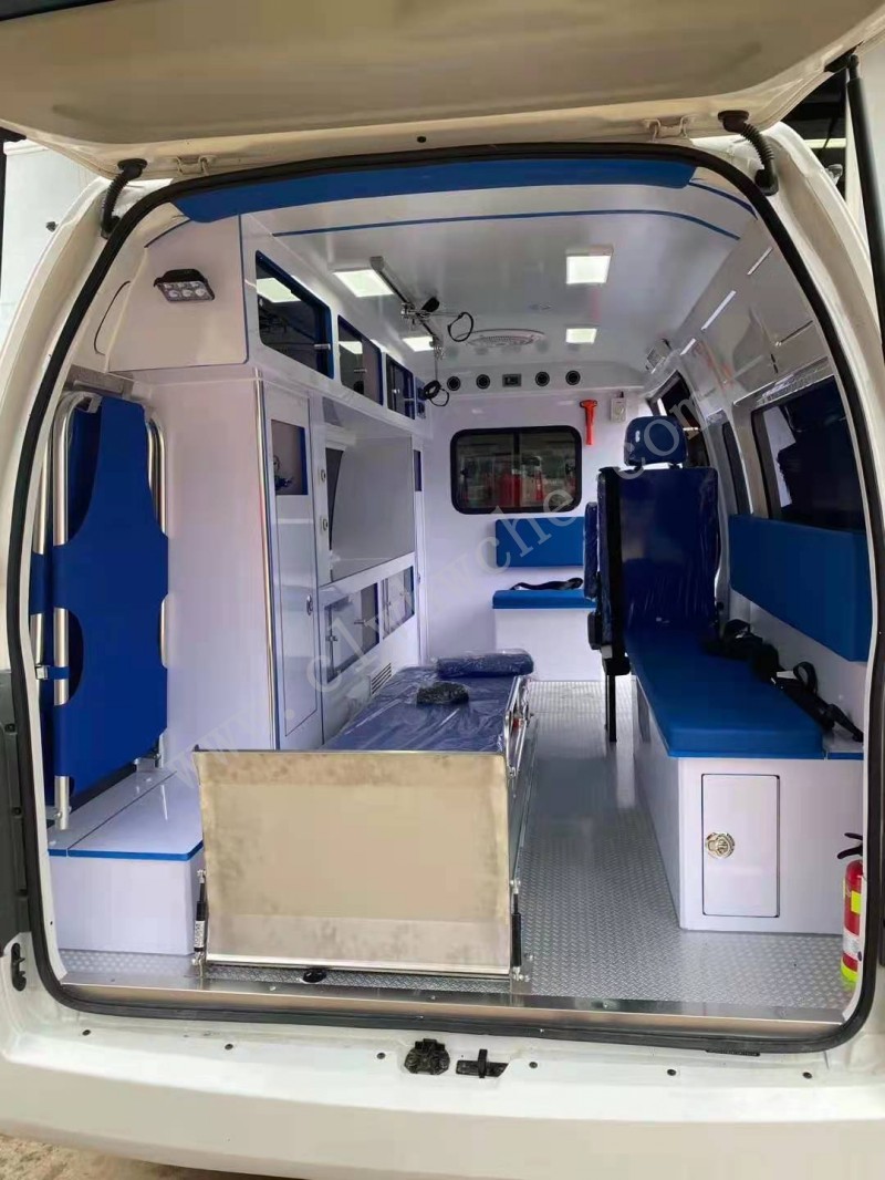福田G9監(jiān)護(hù)型救護(hù)車
