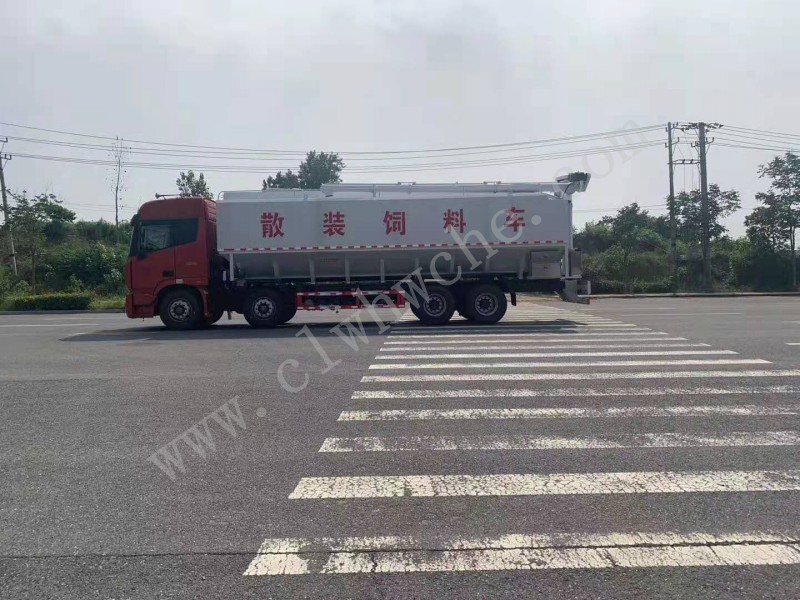 歐曼前四后八40方散裝飼料運(yùn)輸車  價格  報價 廠家
