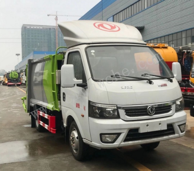 東風(fēng)途逸4方壓縮式垃圾車