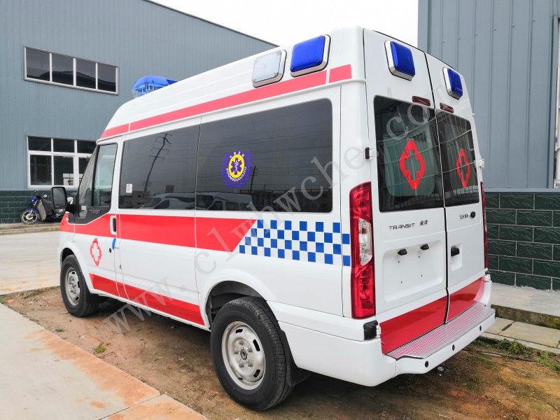 福特V348短軸中頂轉(zhuǎn)運型救護車