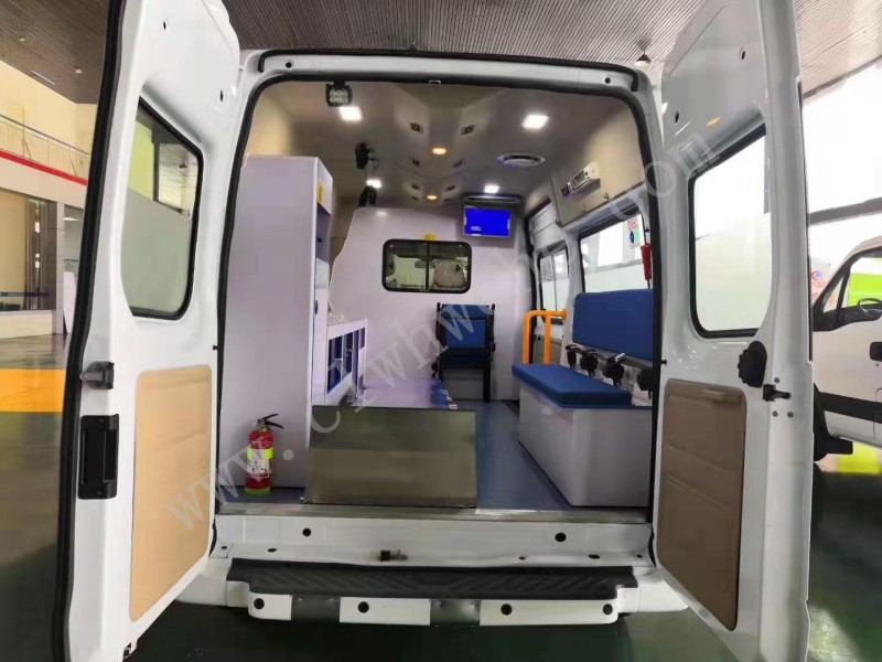 福特V348長(zhǎng)軸中頂轉(zhuǎn)運(yùn)型救護(hù)車（-客運(yùn)版）
