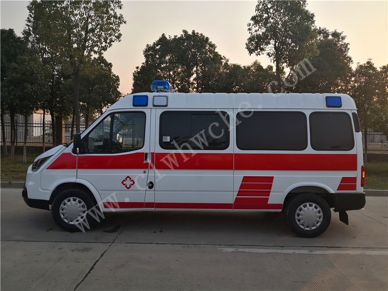 江鈴特順長軸中頂監(jiān)護型救護車
