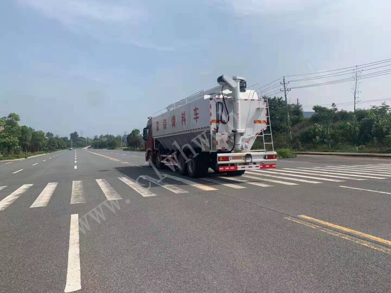 歐曼前四后八40方散裝飼料運(yùn)輸車  價格  報價 廠家