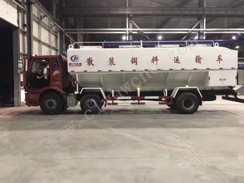解放J6小三軸30方散裝飼料運輸車