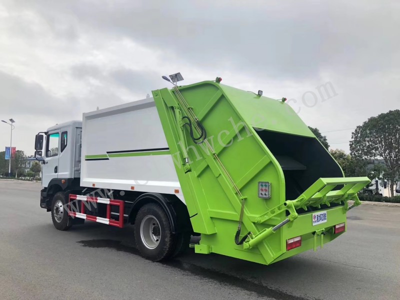 東風(fēng)D9型12方壓縮式垃圾車