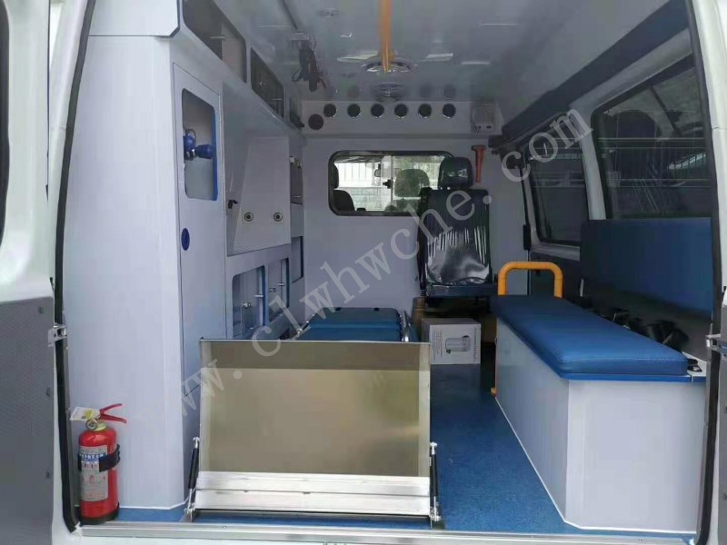 江鈴特順長軸中頂監(jiān)護型救護車