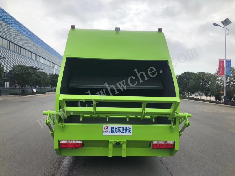 東風(fēng)D9型12方壓縮式垃圾車
