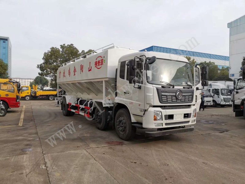 東風(fēng)天錦小三軸30方散裝飼料運(yùn)輸車(chē)   豬飼料車(chē)廠家報(bào)價(jià)