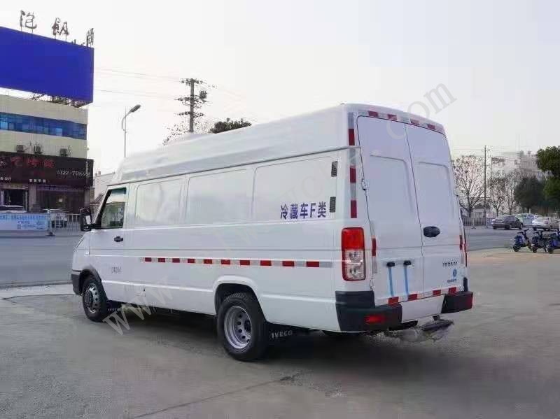 依維柯長軸疫苗冷藏車（容積8.5立方）
